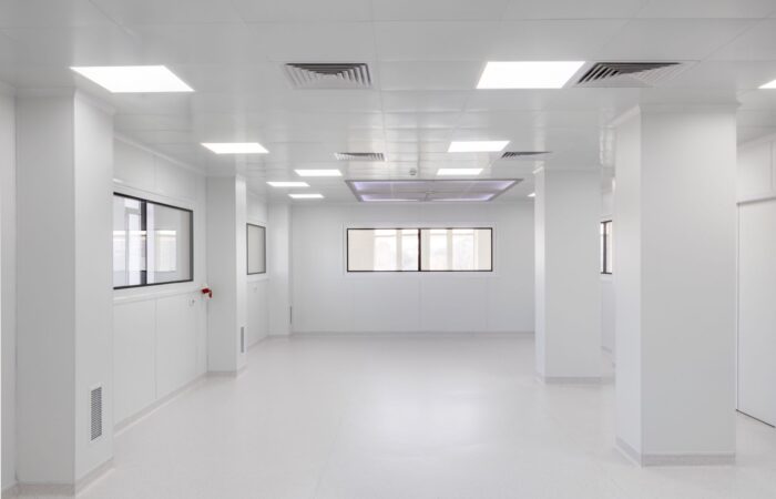 cGMP ISO8 Cleanroom Suite